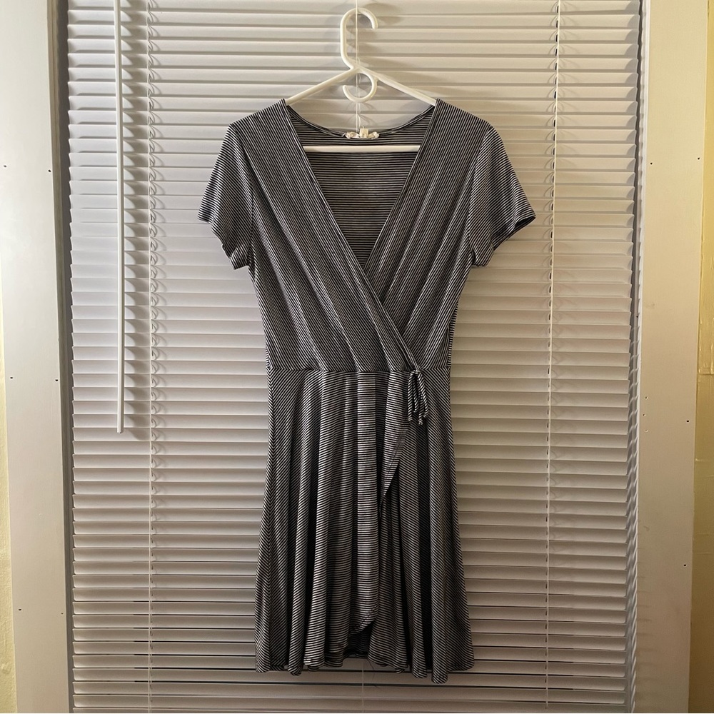 Rolla Coaster blue and white striped dress. Faux tie in front. Size: Medium